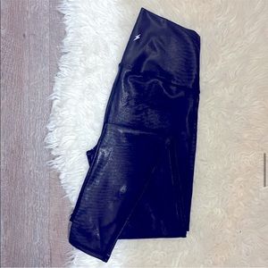 Electric yoga xs black stretchy high waist skinny leg leggings with coated look